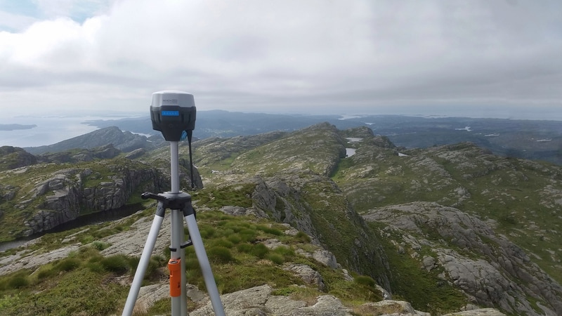 Reach RS2 receives corrections on top of the mountain