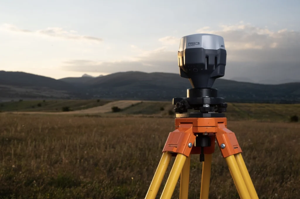 Reach RS3 GNSS receiver