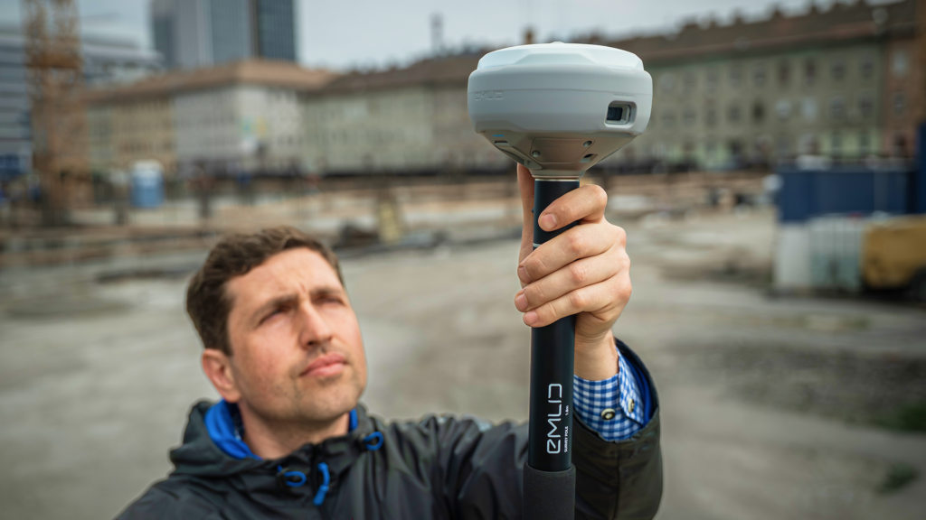 GNSS receiver with camera vision
