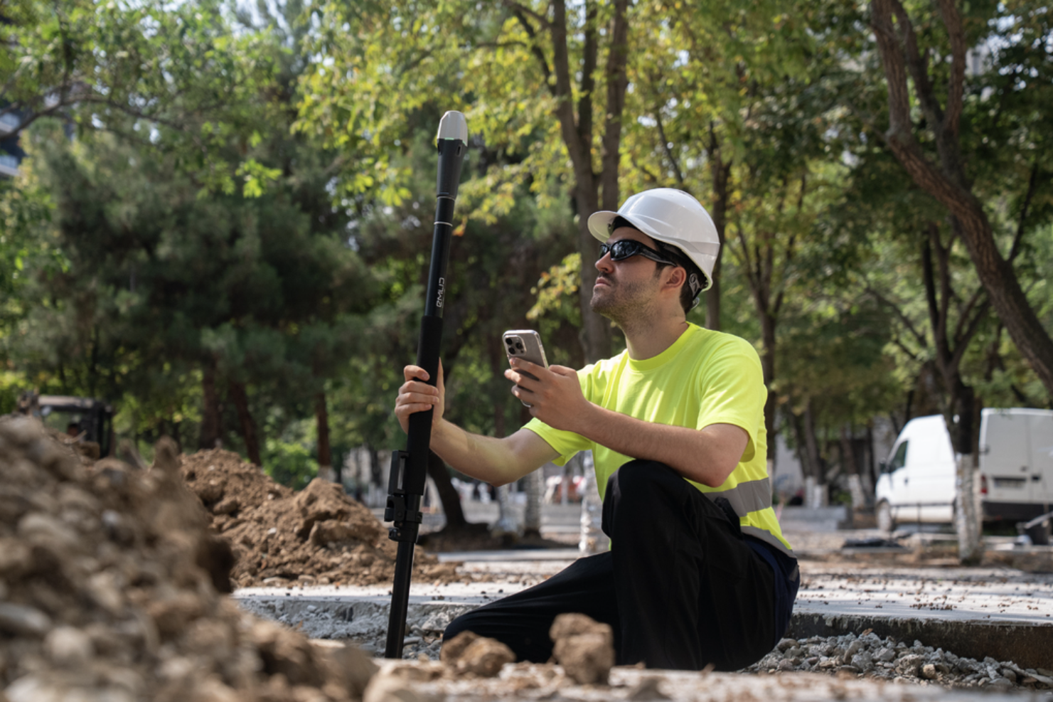 Reach RX2 GNSS with tilt compensation 